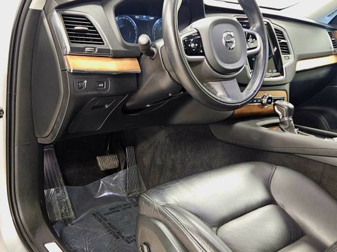 Used 2021 Volvo XC90 T6 Momentum w/ Protection Package Premier image 41