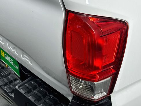 Used 2022 Toyota Tacoma SR RWD image 29