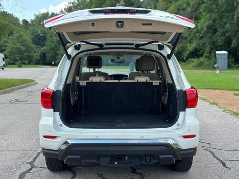 Used 2019 Nissan Pathfinder Platinum AWD/4WD image 9