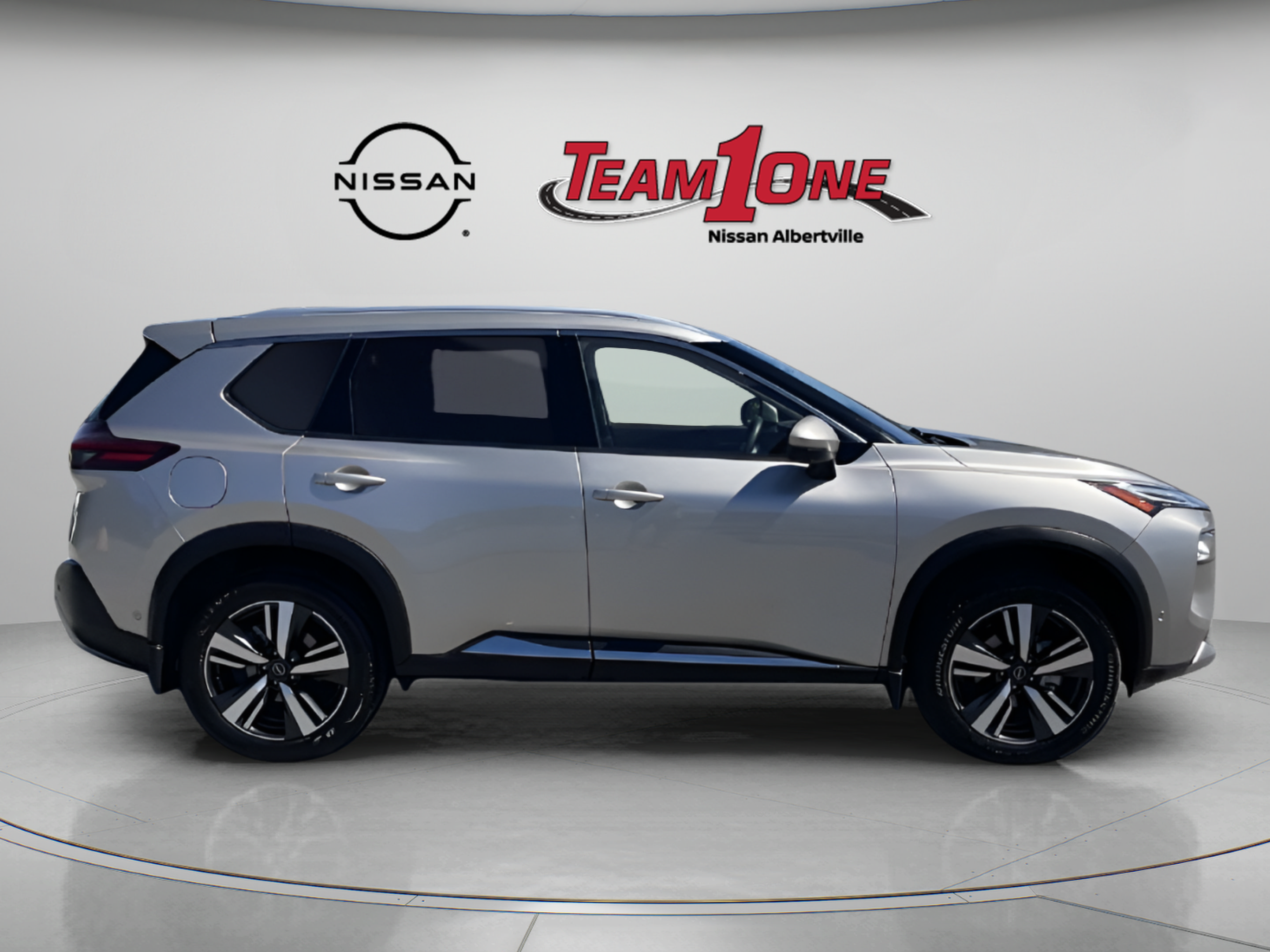 Used 2022 Nissan Rogue Platinum w/ Head-Up Display Package FWD image 9
