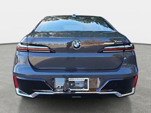 New 2026 BMW 740i image 6