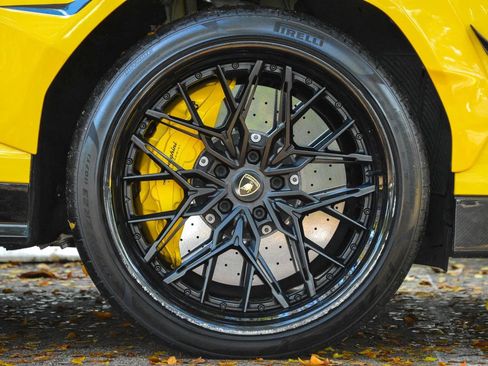 Used 2021 Lamborghini Urus Sport Utility 4D image 21