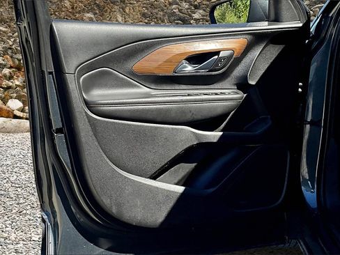 Used 2018 GMC Terrain SLE image 22