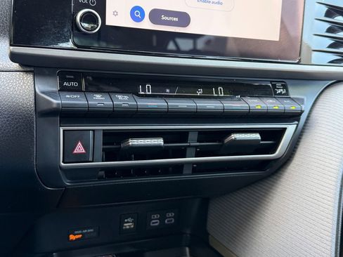 Used 2026 Toyota Camry SE FWD image 22