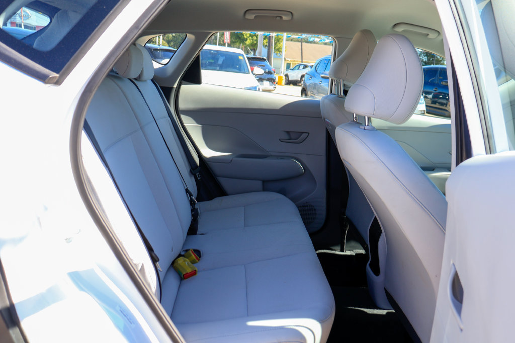 Certified 2026 Hyundai Kona SE FWD image 10
