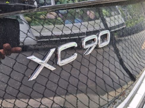 New 2026 Volvo XC90 B6 Plus w/ Protection Package Premier AWD/4WD image 5