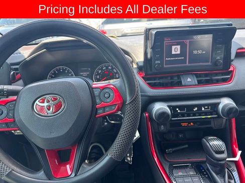 Used 2019 Toyota RAV4 LE FWD image 8