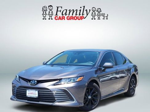 Used 2024 Toyota Camry LE FWD image 1