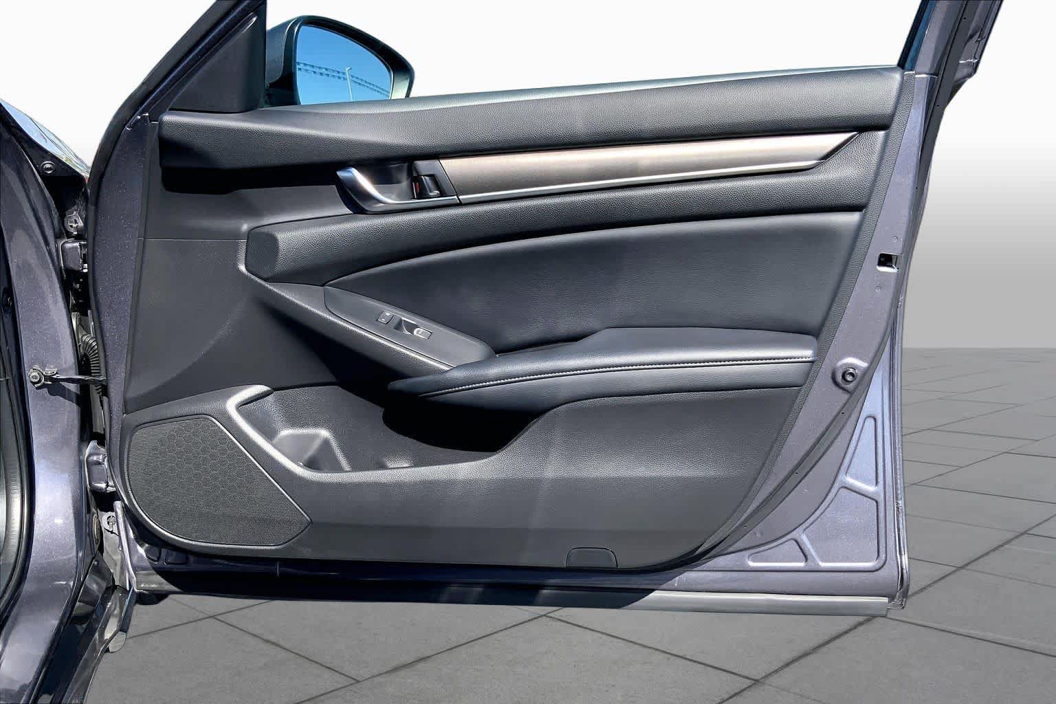 Used 2018 Honda Accord LX image 26