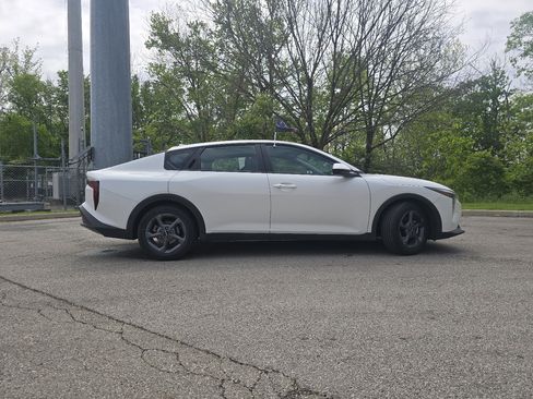 Used 2025 Kia K4 FWD image 16