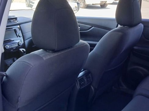 Used 2020 Nissan Rogue SV w/ Premium Package image 15