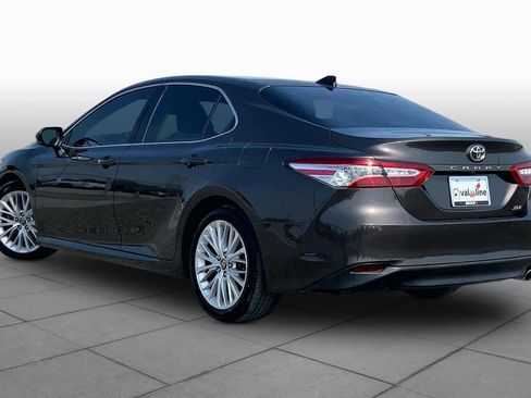Used 2018 Toyota Camry XLE w/ Audio Package FWD image 12