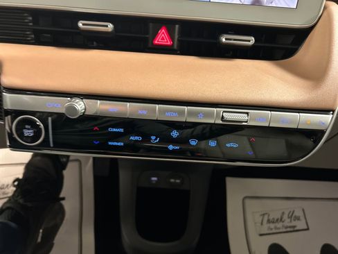 Used 2024 Hyundai Ioniq 5 Limited image 17