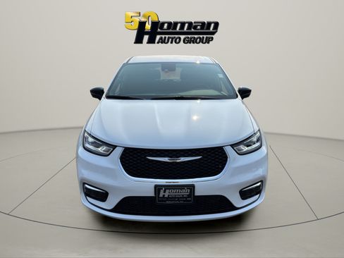 New 2025 Chrysler Pacifica Select FWD image 8