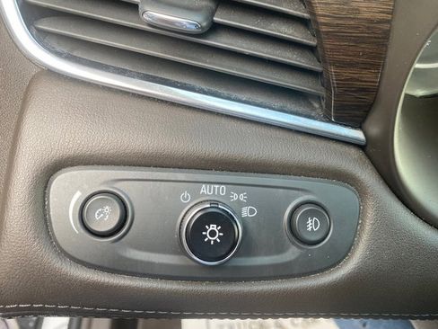 Used 2017 Buick LaCrosse Preferred image 13