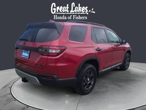 Used 2024 Honda Pilot TrailSport image 5