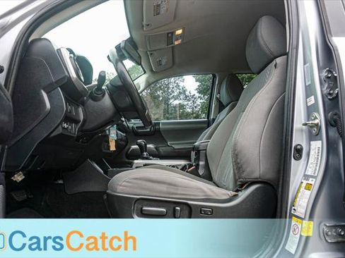 Used 2020 Toyota Tacoma SR5 RWD image 17