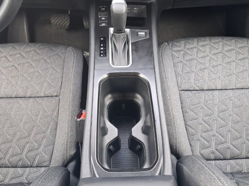 Certified 2025 Nissan Kicks SV FWD image 11