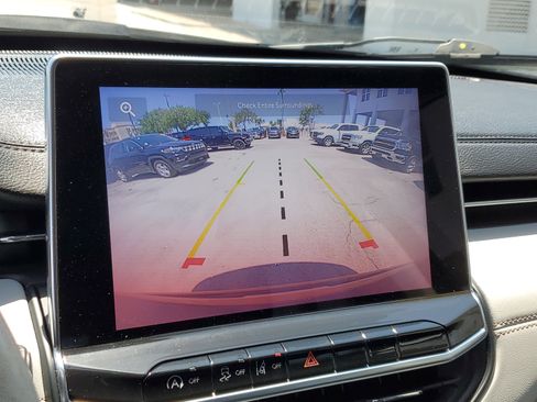 Used 2022 Jeep Compass Limited image 18