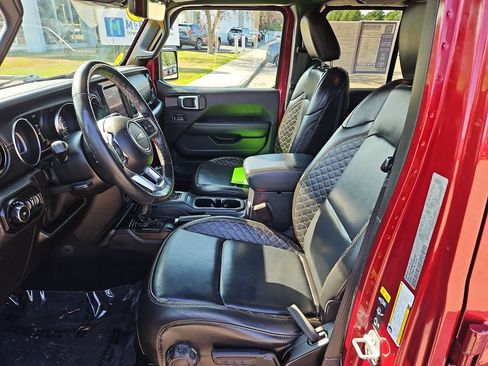 Used 2021 Jeep Wrangler Unlimited Sahara AWD/4WD image 32