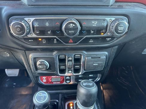 Used 2023 Jeep Wrangler Unlimited Rubicon w/ Cold Weather Group image 19