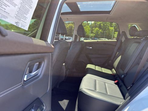 Certified 2023 Nissan Rogue SV w/ SV Premium B Package AWD/4WD image 30