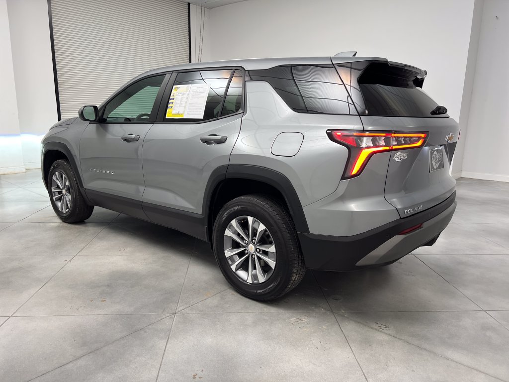 Used 2025 Chevrolet Equinox LT FWD image 6