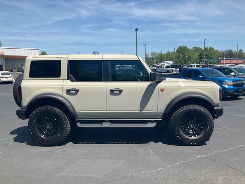 New 2026 Ford Bronco Badlands AWD/4WD image 4