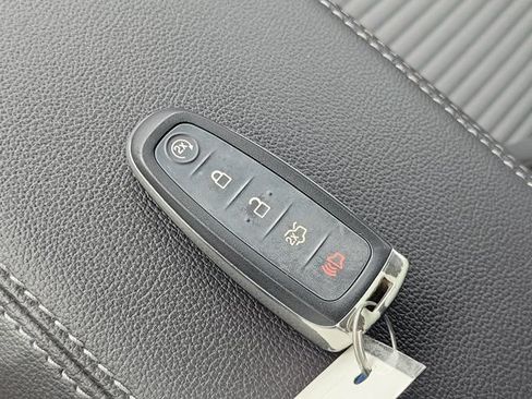 Used 2019 Ford Escape SE FWD image 28