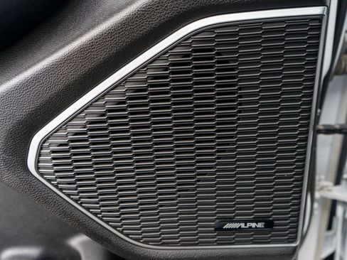 Used 2023 Jeep Grand Cherokee L Limited w/ Luxury Tech Group II image 16