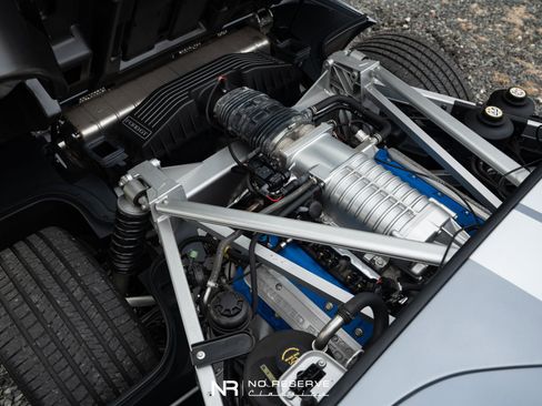 Used 2006 Ford GT image 3