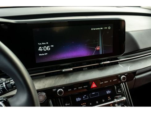 Used 2023 Kia Carnival SX image 20