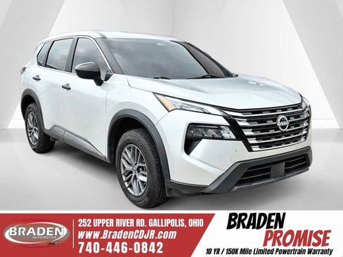 Used 2024 Nissan Rogue S FWD image 1