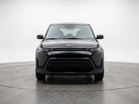 Used 2025 Kia Soul LX w/ LX Technology Package FWD image 2