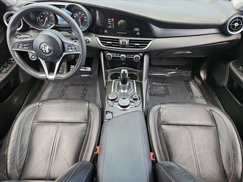 Used 2017 Alfa Romeo Giulia RWD image 17