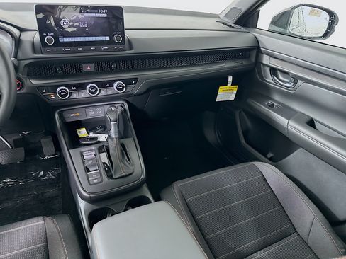 Used 2025 Honda CR-V Sport image 15