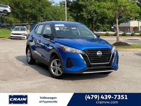 Used 2025 Nissan Kicks Play S FWD image 1