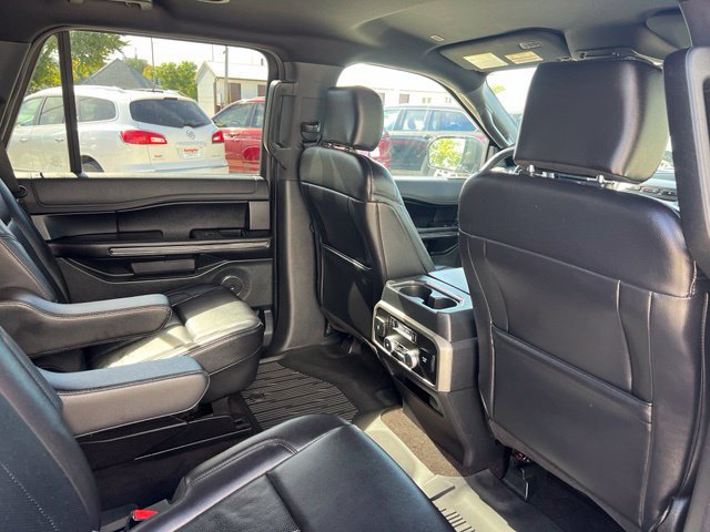 Used 2020 Ford Expedition XLT w/ Equipment Group 202A AWD/4WD image 20