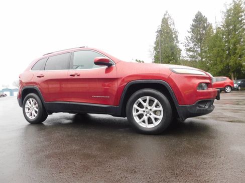 Used 2017 Jeep Cherokee Latitude w/ Comfort/Convenience Group image 1