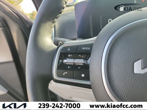Used 2025 Kia Sorento SX Prestige AWD/4WD image 30