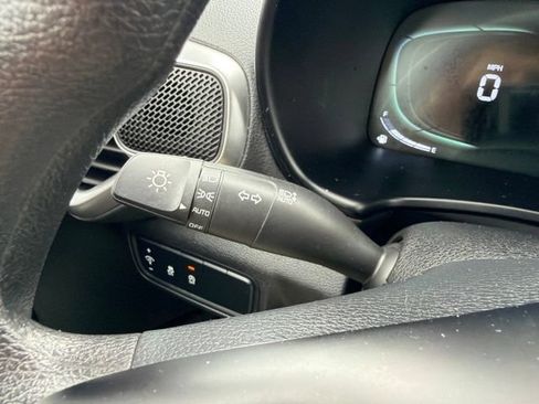 Used 2024 Kia Soul LX w/ Option Group 015 FWD image 28