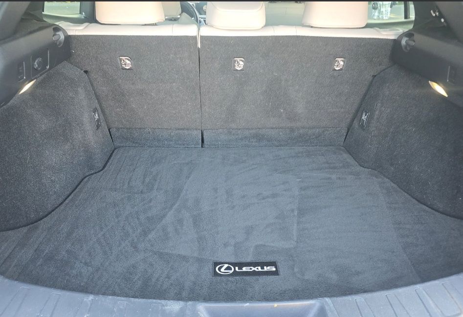 Used 2022 Lexus UX 200 w/ Premium Package FWD image 20