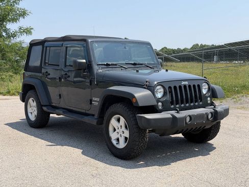 Used 2017 Jeep Wrangler Unlimited Sport w/ Quick Order Package 24S AWD/4WD image 7