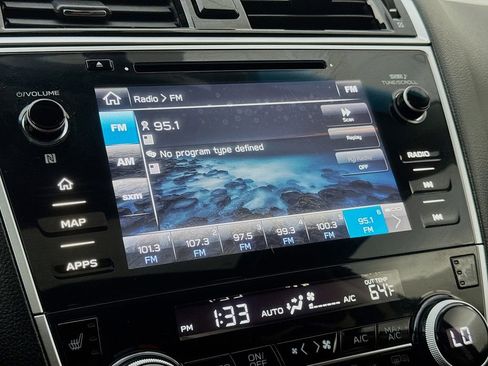 Used 2018 Subaru Outback 3.6R Touring AWD/4WD image 18