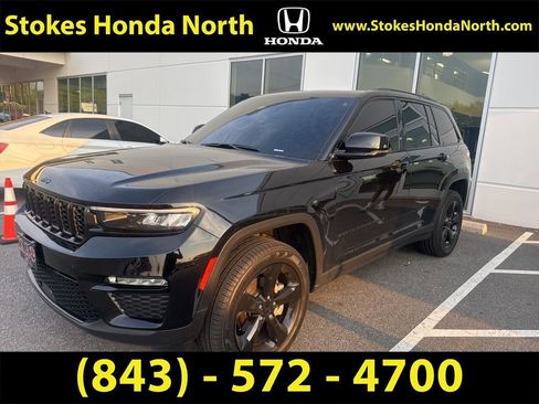 Used 2025 Jeep Grand Cherokee Limited w/ Black Appearance Package image 1