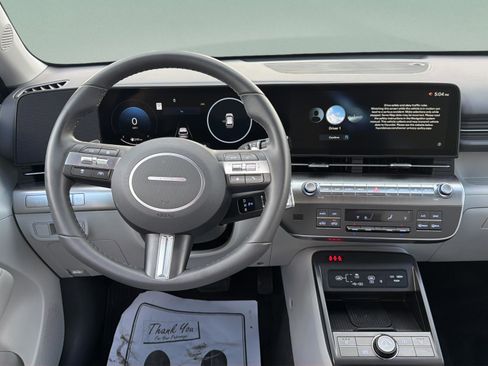 Used 2025 Hyundai Kona SEL AWD/4WD image 9