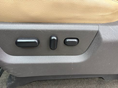 Used 2014 Ford F350 Lariat w/ Lariat Ultimate Package AWD/4WD image 17