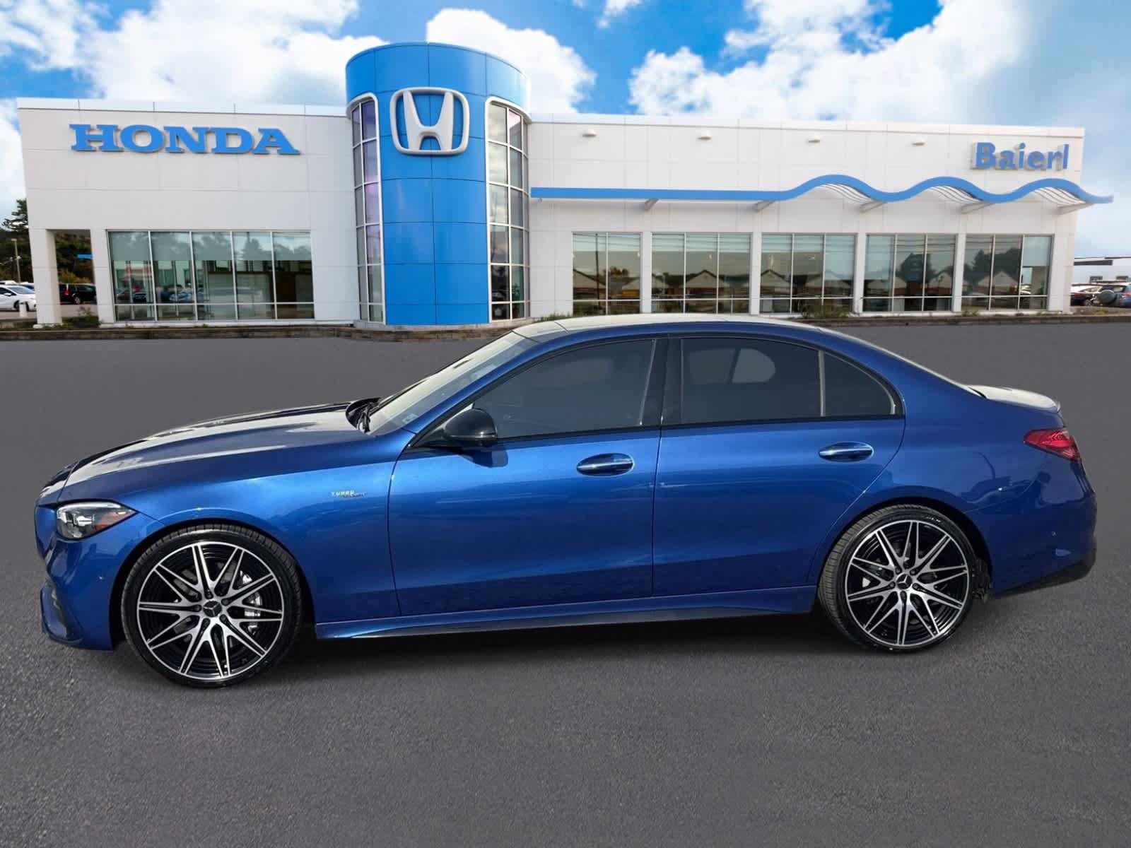 Used 2023 Mercedes-Benz C 43 AMG 4MATIC Sedan image 2