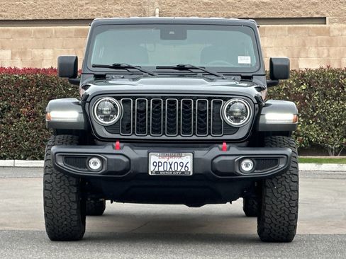 Used 2025 Jeep Wrangler Unlimited Rubicon image 9
