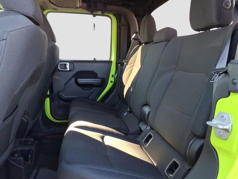 Used 2021 Jeep Gladiator Willys image 15